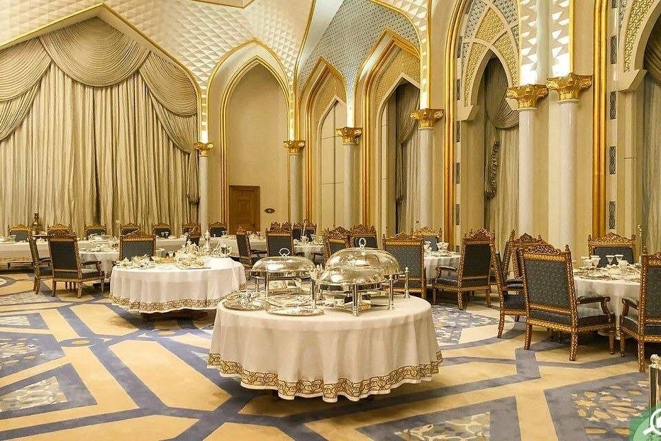 Abu Dhabi City Tour with Qasr Al Watan