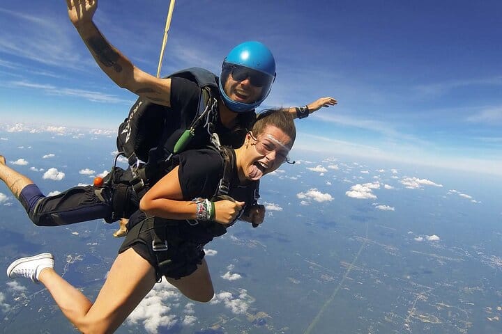 Experience Abu Dhabi City Tour with Skydive Adventure