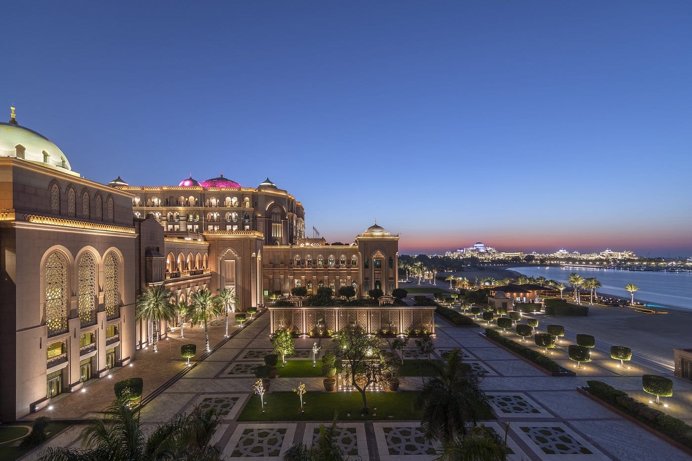 Abu Dhabi City Tour with Emirates Palace