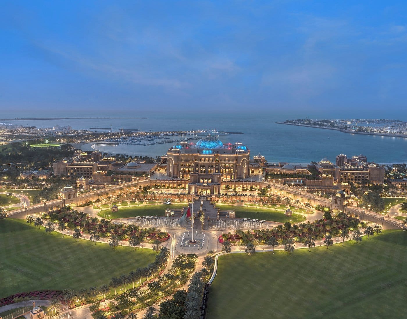 Abu Dhabi City Tour with Emirates Palace