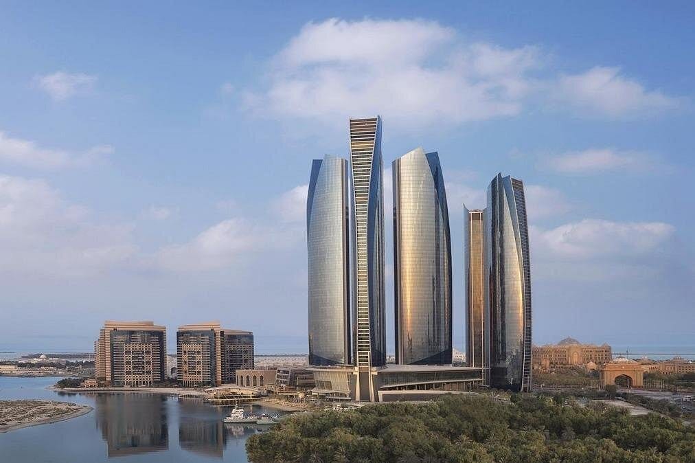 Abu Dhabi City Tour with Etihad Towers Visit