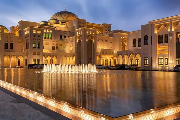 Abu Dhabi City Tour with Qasr Al Watan